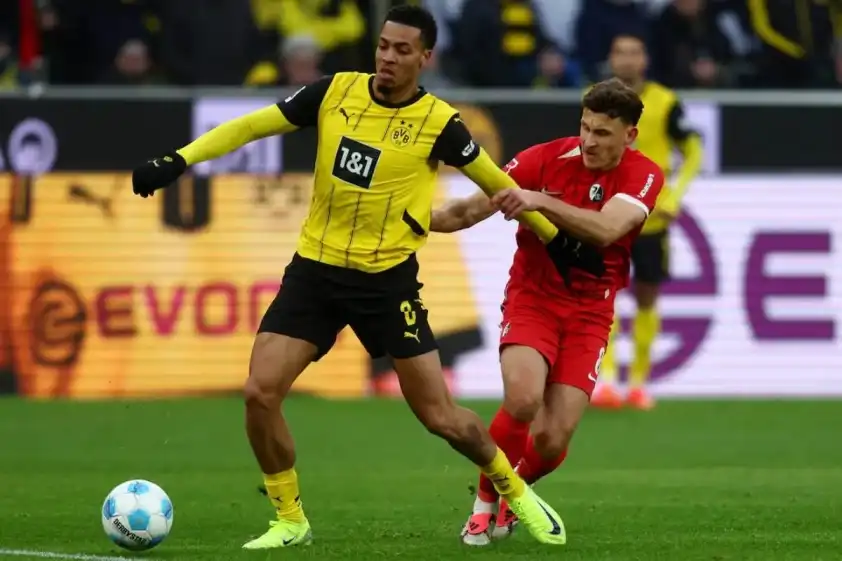 Dortmund được đánh giá vượt trội ở màn so tài với Freiburg. Dortmund được đánh giá vượt trội ở màn so tài với Freiburg.
