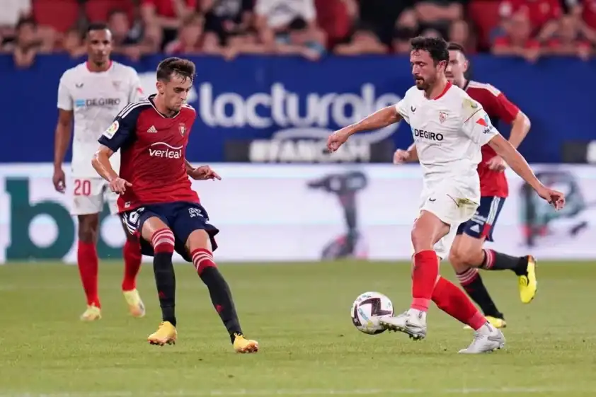 Sevilla đang có nguy cơ xuống hạng. Sevilla đang vùng vẫy trong cơn lốc trụ hạng tại La Liga.